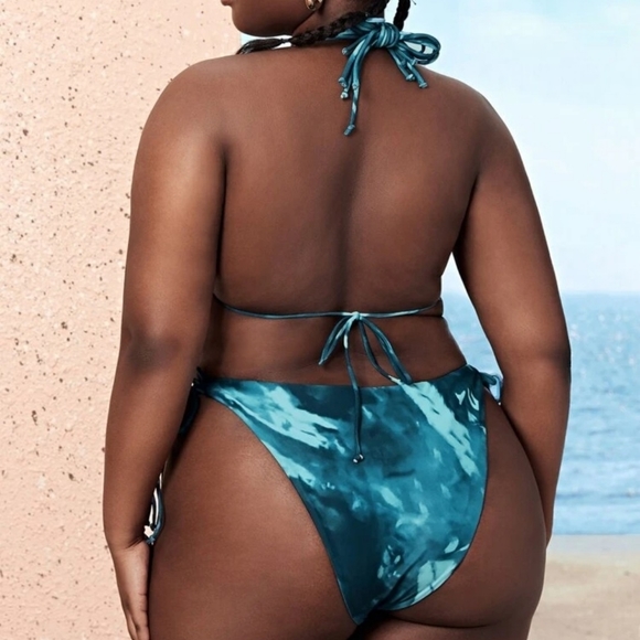 Plus Size Bikini - Picture 3 of 4